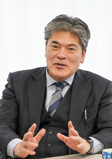 常務理事 日原順二さん